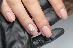 Simplistic-Nails-093